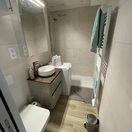Apartment Buzelin 18eme Paris